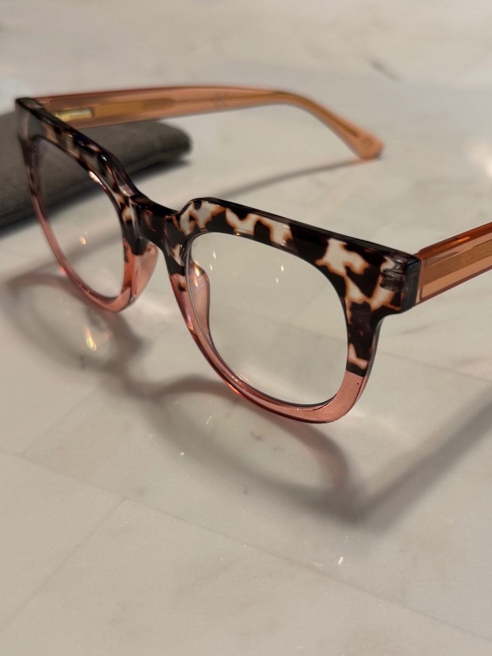 Two Pair of Peepers 1.50 Blue Light Progressive Readers with Cases - Picture 4 of 12